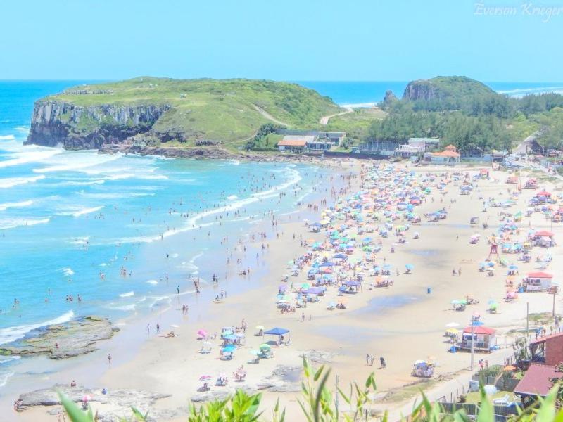 Casa De 2 Quartos Com 2 Ares-Condicionados Em Torres-Rs - Na Mais Bela Praia Gaucha - Cozinha - Banheiro - Tv Smart 32 E Wi-Fi - Estacionamento - Anfitria Superhost No Bnb Villa Ngoại thất bức ảnh