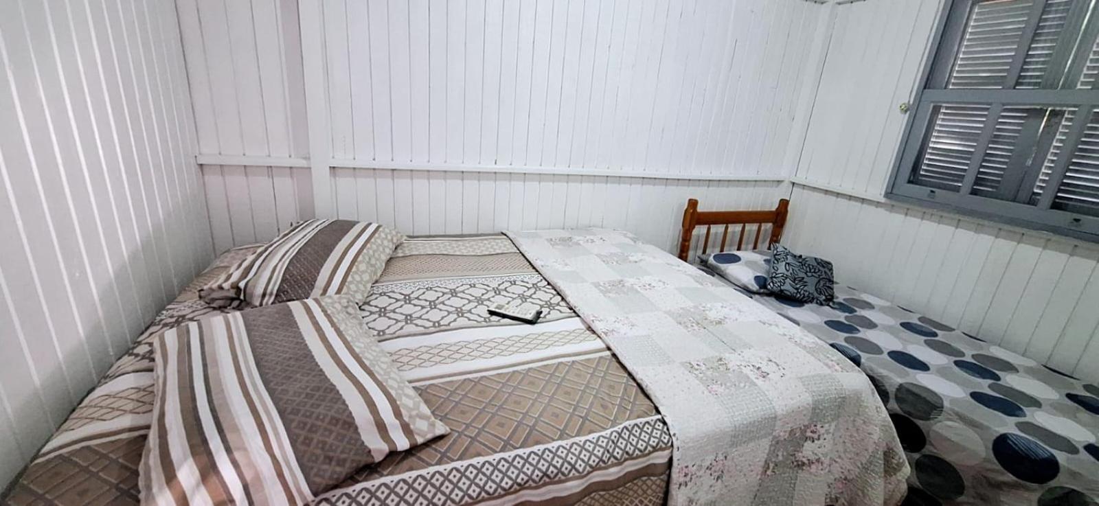 Casa De 2 Quartos Com 2 Ares-Condicionados Em Torres-Rs - Na Mais Bela Praia Gaucha - Cozinha - Banheiro - Tv Smart 32 E Wi-Fi - Estacionamento - Anfitria Superhost No Bnb Villa Ngoại thất bức ảnh
