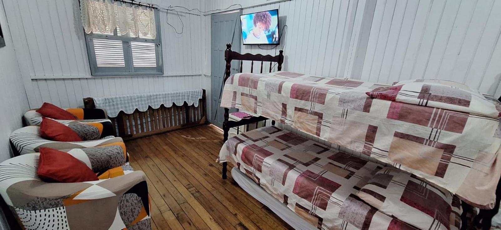 Casa De 2 Quartos Com 2 Ares-Condicionados Em Torres-Rs - Na Mais Bela Praia Gaucha - Cozinha - Banheiro - Tv Smart 32 E Wi-Fi - Estacionamento - Anfitria Superhost No Bnb Villa Ngoại thất bức ảnh